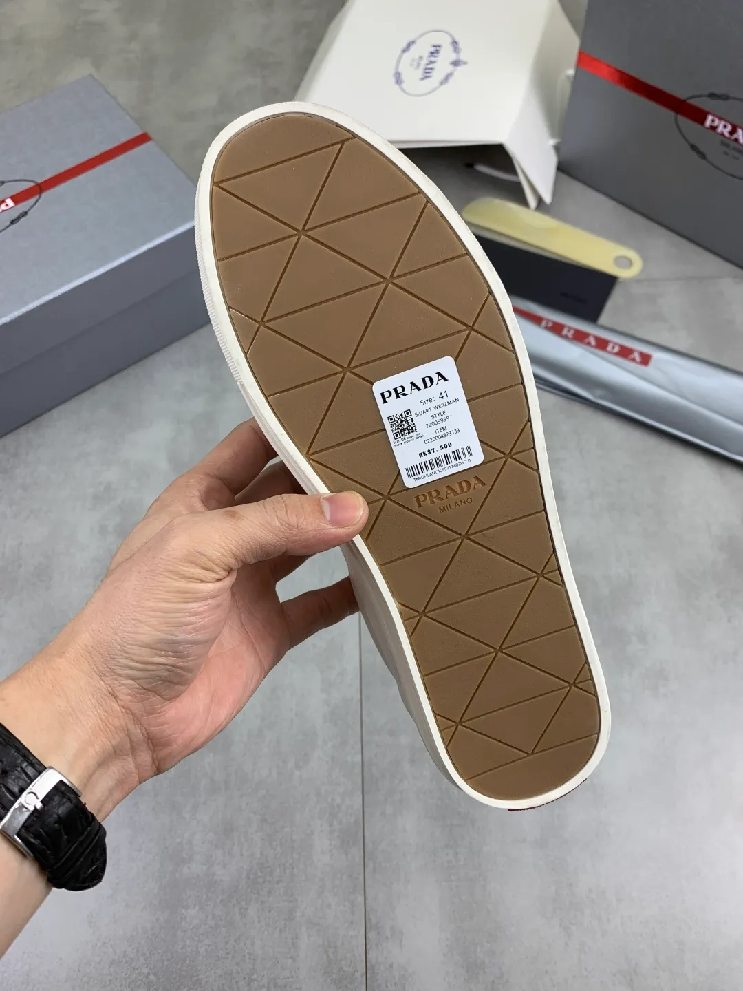 Men's men's shoes P560💰[New model] The latest hot model is on the official website, 🆘 The trendy brand (Prada) mainly promotes the hot model, avant-garde and versatile fashion men's shoes private version mold opening, cowhide surface splicing 1:1.. Fashionable and simple, original imported cowhide lining cowhide feet; the atmosphere and personality are more fashionable, eye-catching and pursuing class. It will subvert the old ideas and be a must-have for fashion trendsetters with you! Must keep it for yourself! Tall and comfortable, large and low, high-end quality workmanship. Code number: 38-44 3️⃣optional.